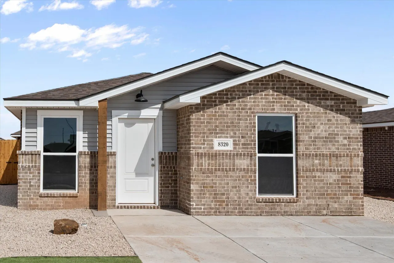 Photo 3 — 8320 25th Street, Lubbock, TX 79407