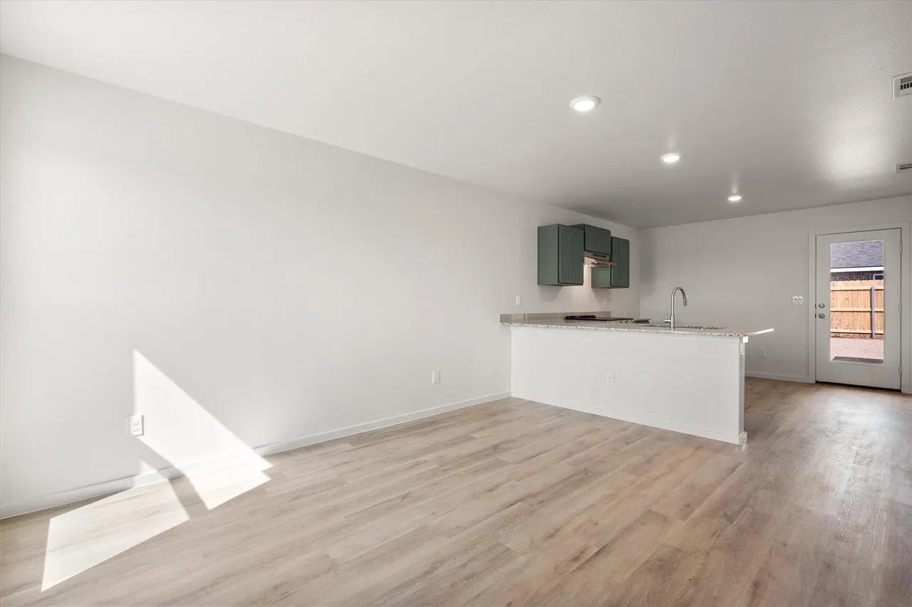 Photo 6 — 8320 25th Street, Lubbock, TX 79407