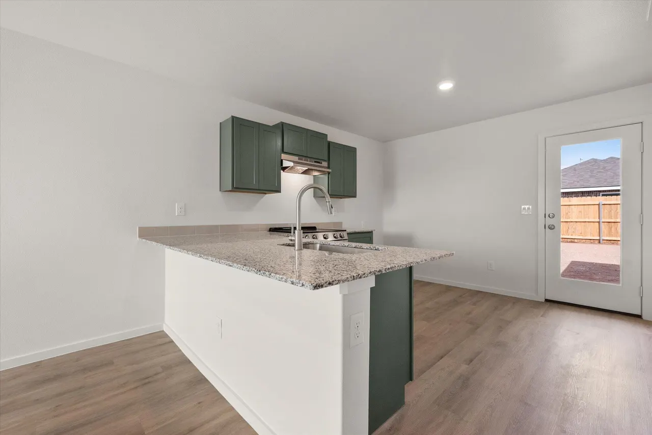 Photo 11 — 8320 25th Street, Lubbock, TX 79407