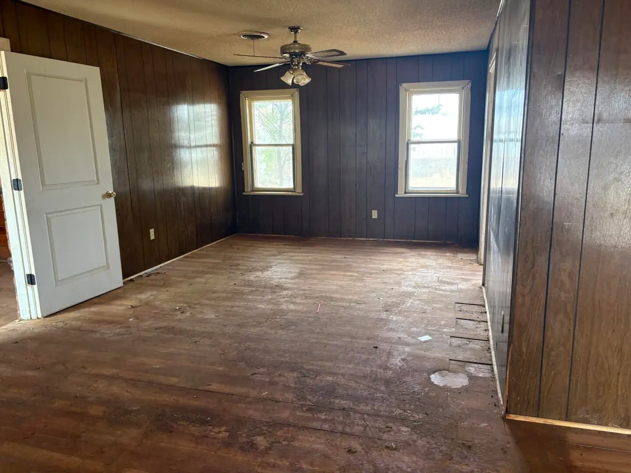 Photo 3 — 916 16th Street, Seagraves, TX 79359