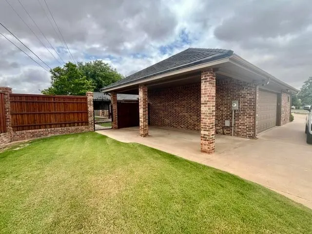 Photo 57 — 209 S Garland Street, Plainview, TX 79072