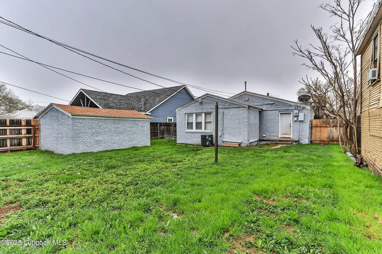 Photo 2 — 2310 15th Street, Lubbock, TX 79401