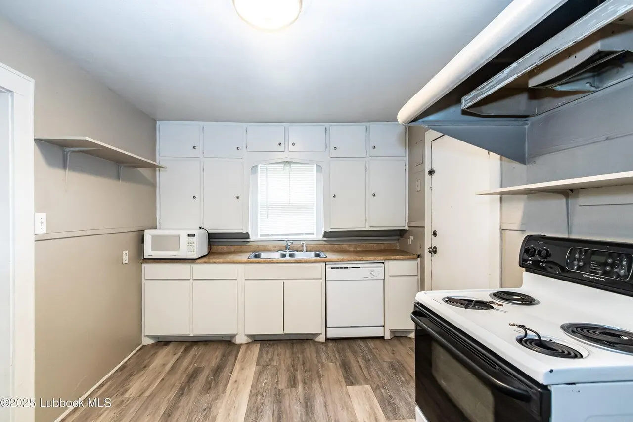 Photo 7 — 2310 15th Street, Lubbock, TX 79401