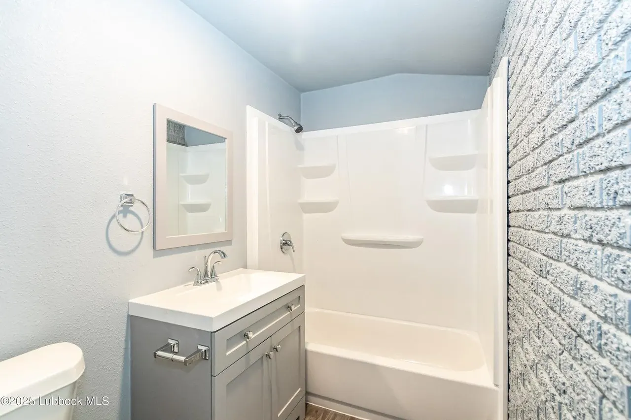 Photo 12 — 2310 15th Street, Lubbock, TX 79401