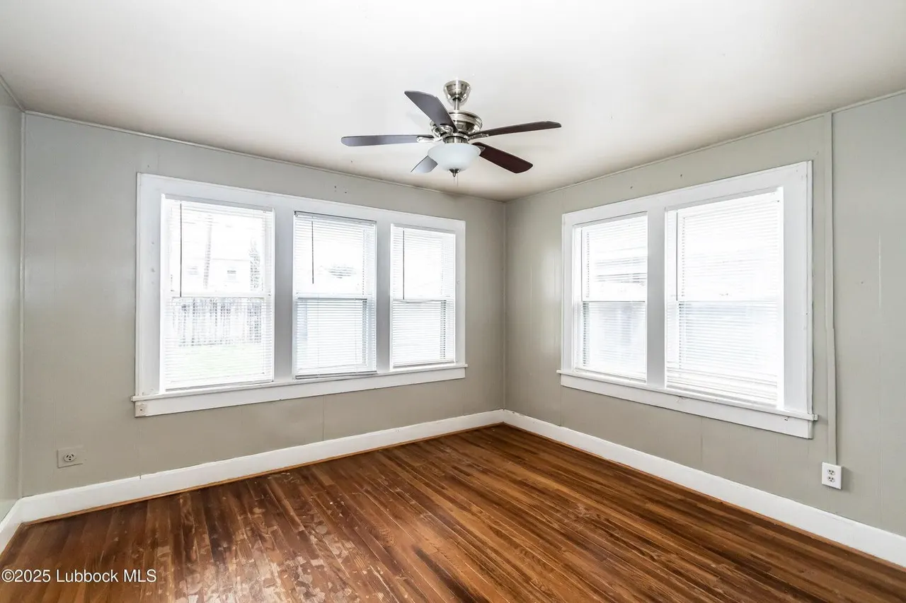 Photo 13 — 2310 15th Street, Lubbock, TX 79401