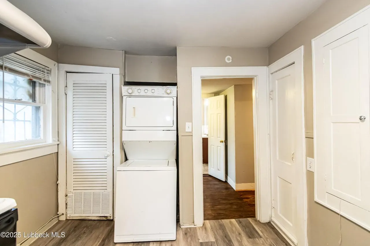 Photo 14 — 2310 15th Street, Lubbock, TX 79401