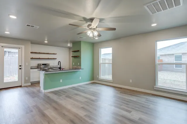 Photo 3 — 3003 Aberdeen Avenue, Wolfforth, TX 79382
