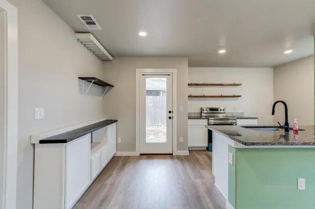 Photo 6 — 3003 Aberdeen Avenue, Wolfforth, TX 79382