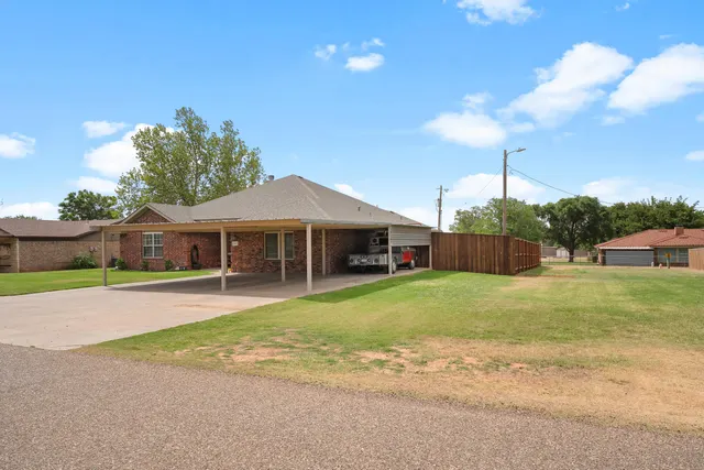 Photo 2 — 3413 107th Street, Lubbock, TX 79423