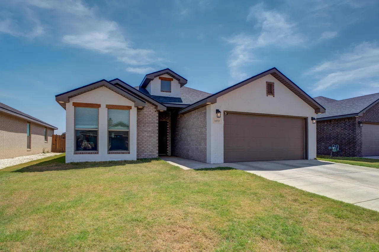 Photo 2 — 13717 Avenue S, Lubbock, TX 79423