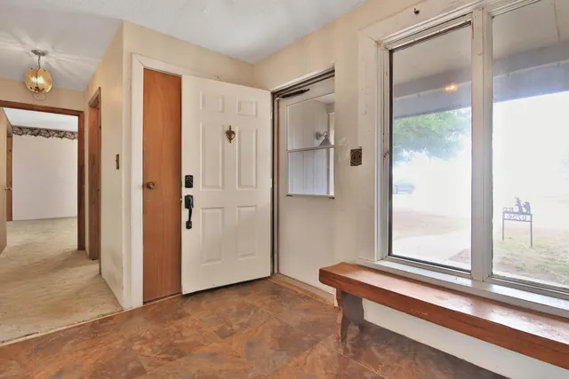 Photo 3 — 6756 Bear Road, Lubbock, TX 79407