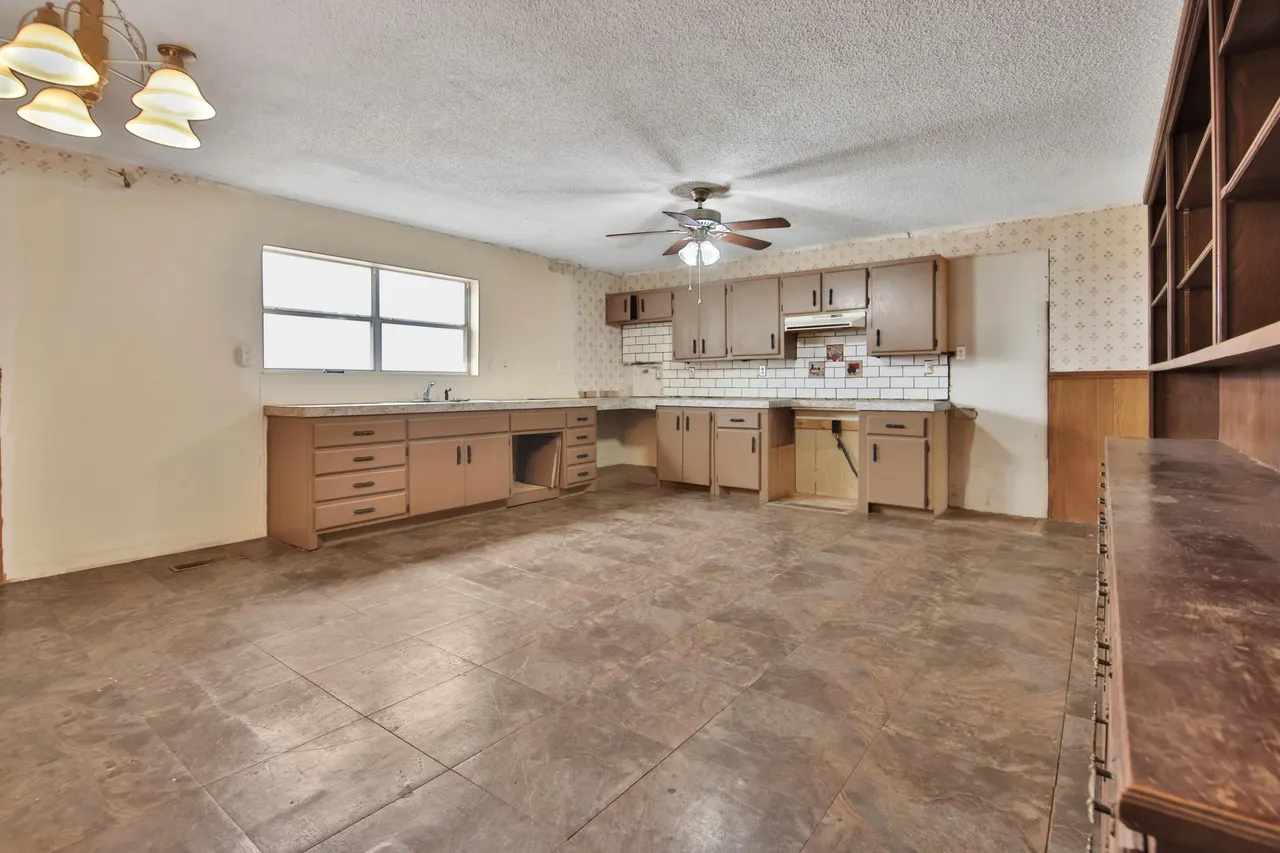 Photo 6 — 6756 Bear Road, Lubbock, TX 79407