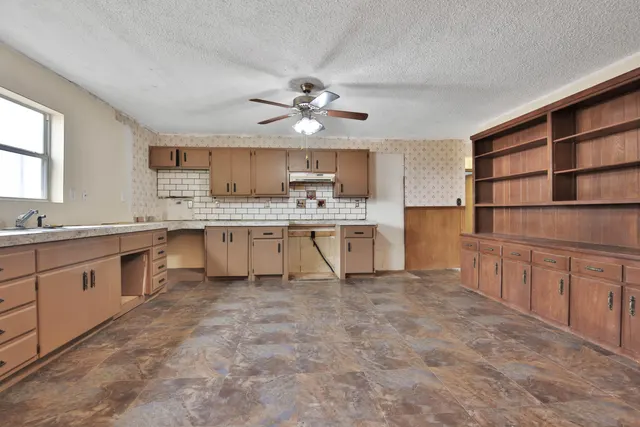 Photo 7 — 6756 Bear Road, Lubbock, TX 79407
