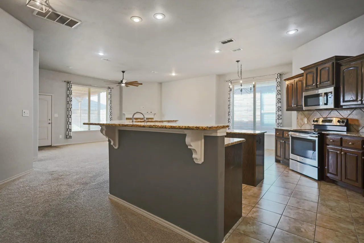 Photo 6 — 7809 85th Street, Lubbock, TX 79424