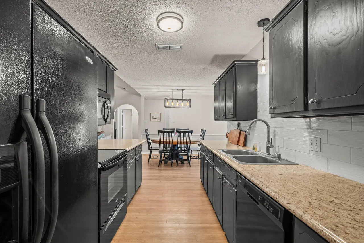 Photo 10 — 6116 6th Street, Lubbock, TX 79416