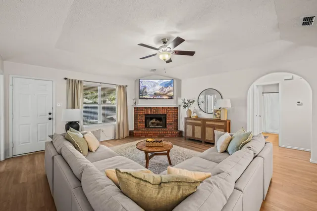 Photo 5 — 6116 6th Street, Lubbock, TX 79416