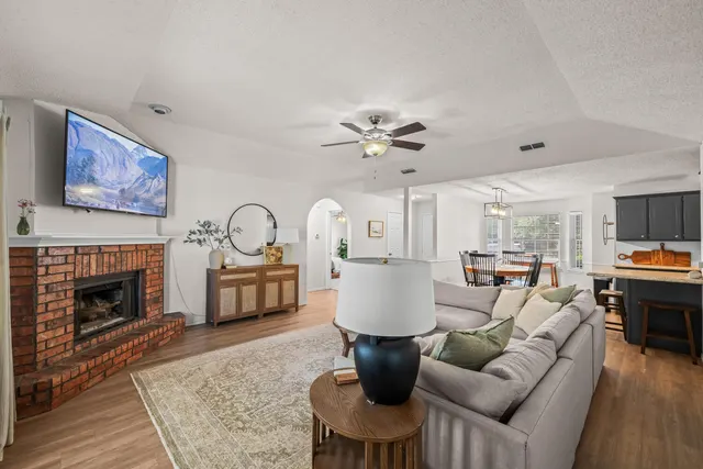 Photo 6 — 6116 6th Street, Lubbock, TX 79416