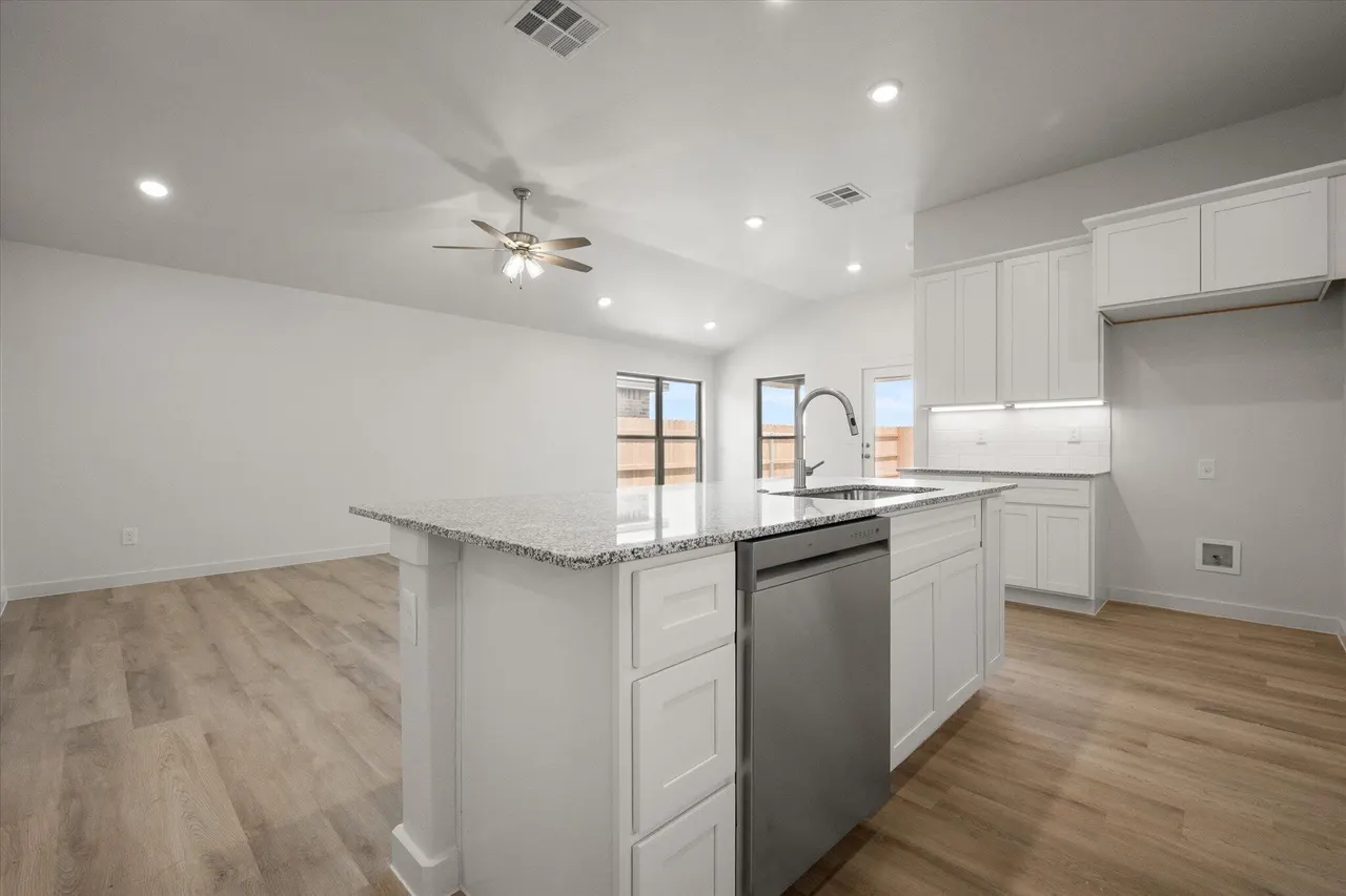 Photo 12 — 6009 Venita Avenue, Lubbock, TX 79407