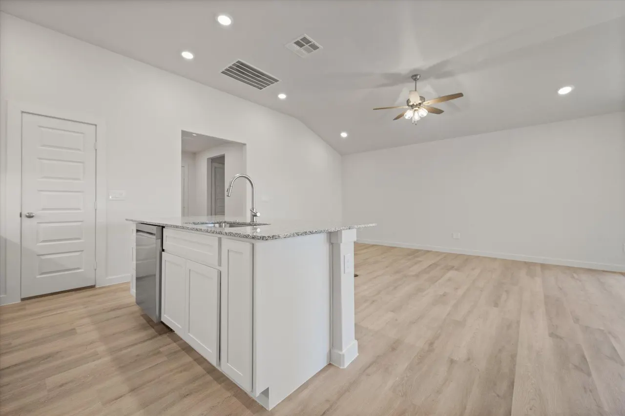 Photo 13 — 6009 Venita Avenue, Lubbock, TX 79407