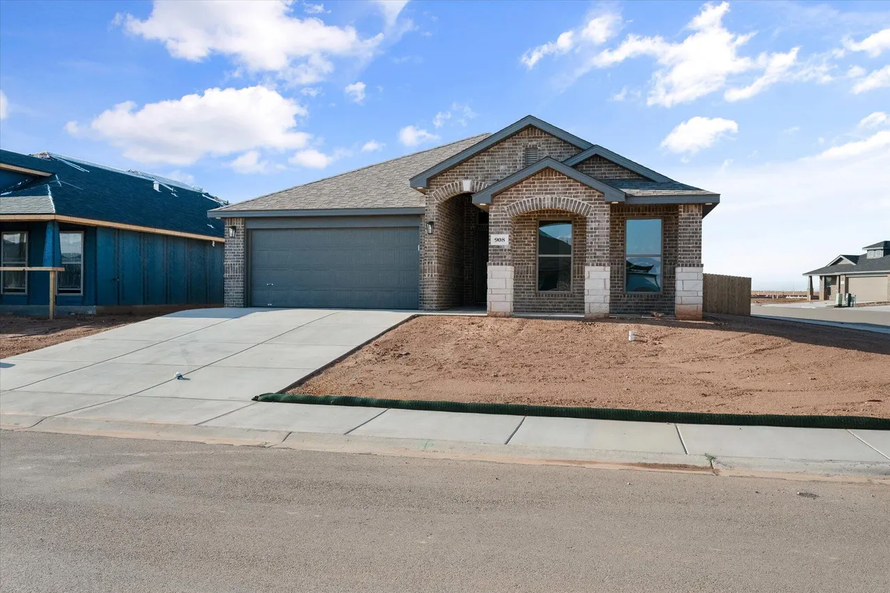 Photo 3 — 908 E 34th Street, Wolfforth, TX 79382