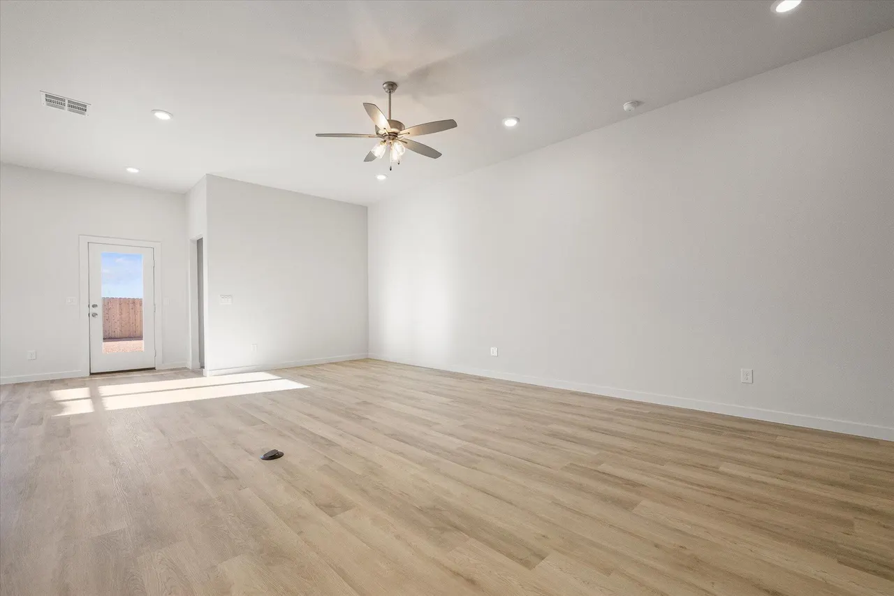 Photo 4 — 908 E 34th Street, Wolfforth, TX 79382