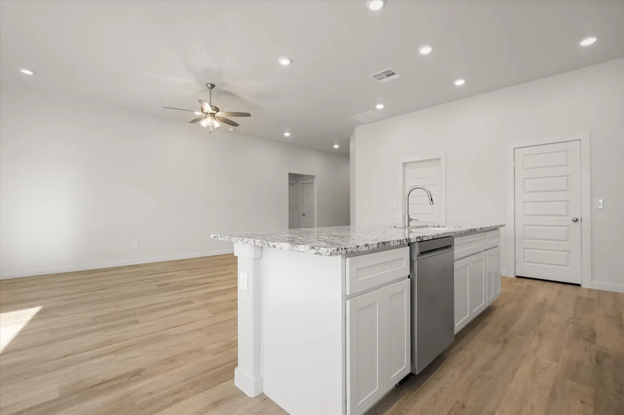 Photo 12 — 908 E 34th Street, Wolfforth, TX 79382