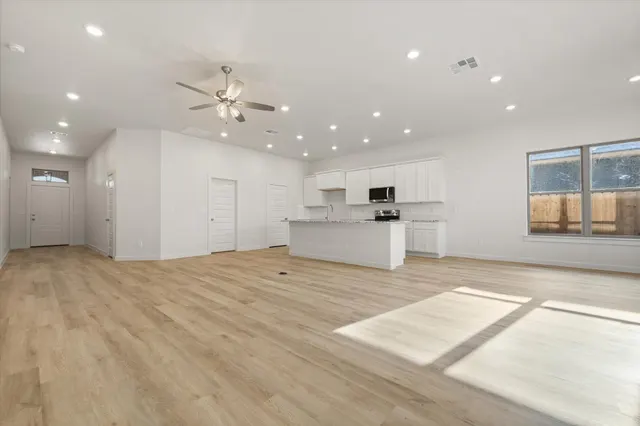 Photo 6 — 908 E 34th Street, Wolfforth, TX 79382