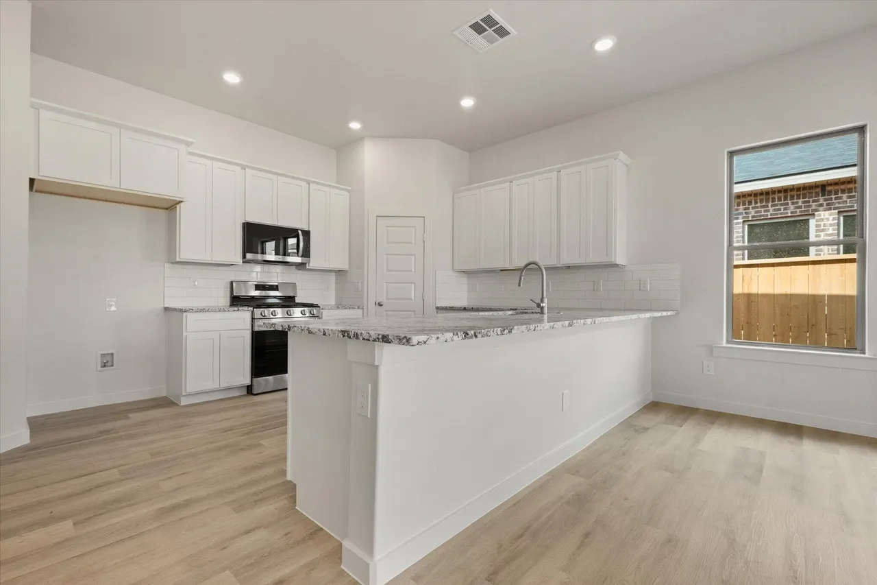 Photo 9 — 7005 53rd Street, Lubbock, TX 79407