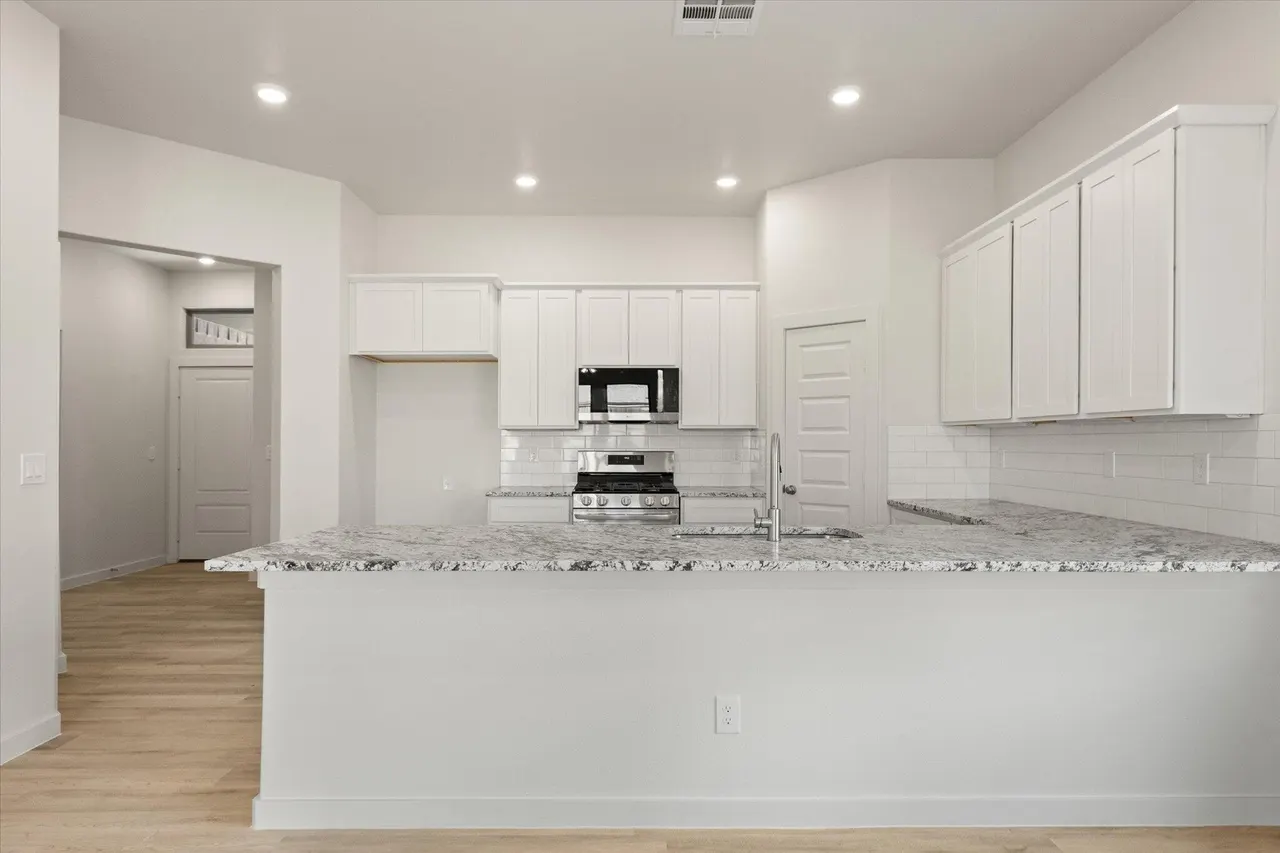 Photo 8 — 7005 53rd Street, Lubbock, TX 79407