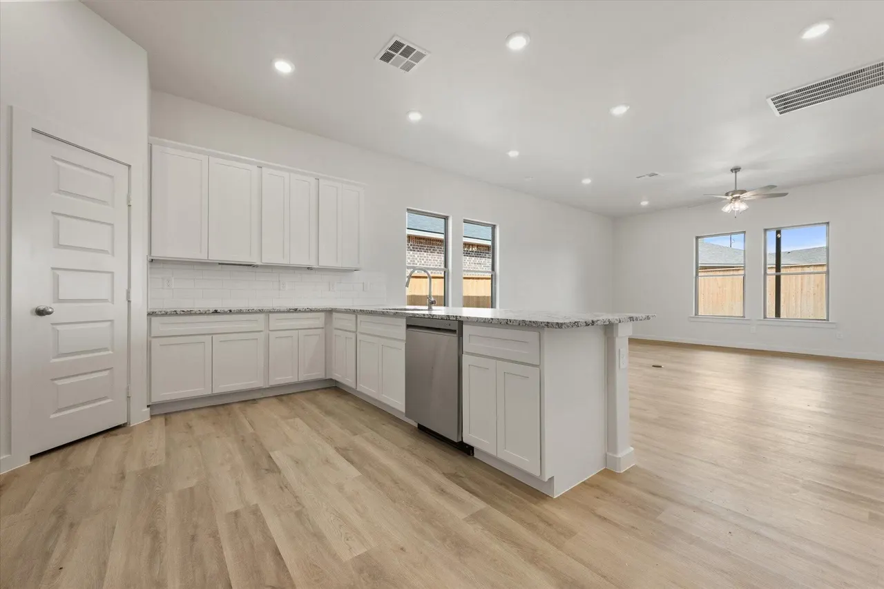 Photo 10 — 7005 53rd Street, Lubbock, TX 79407