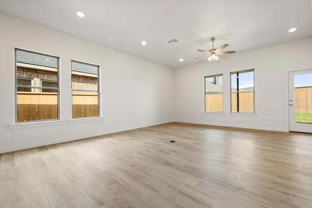 Photo 5 — 7005 53rd Street, Lubbock, TX 79407
