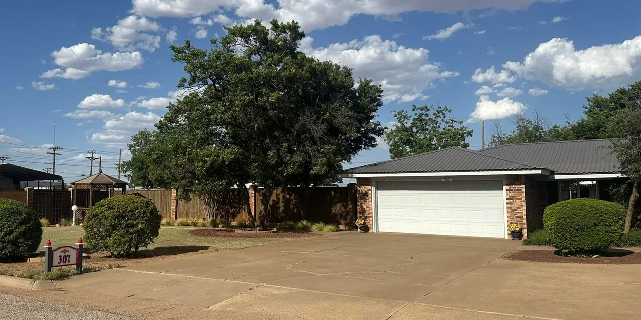 Photo 4 — 307 S Ayrshire Street, Crosbyton, TX 79322