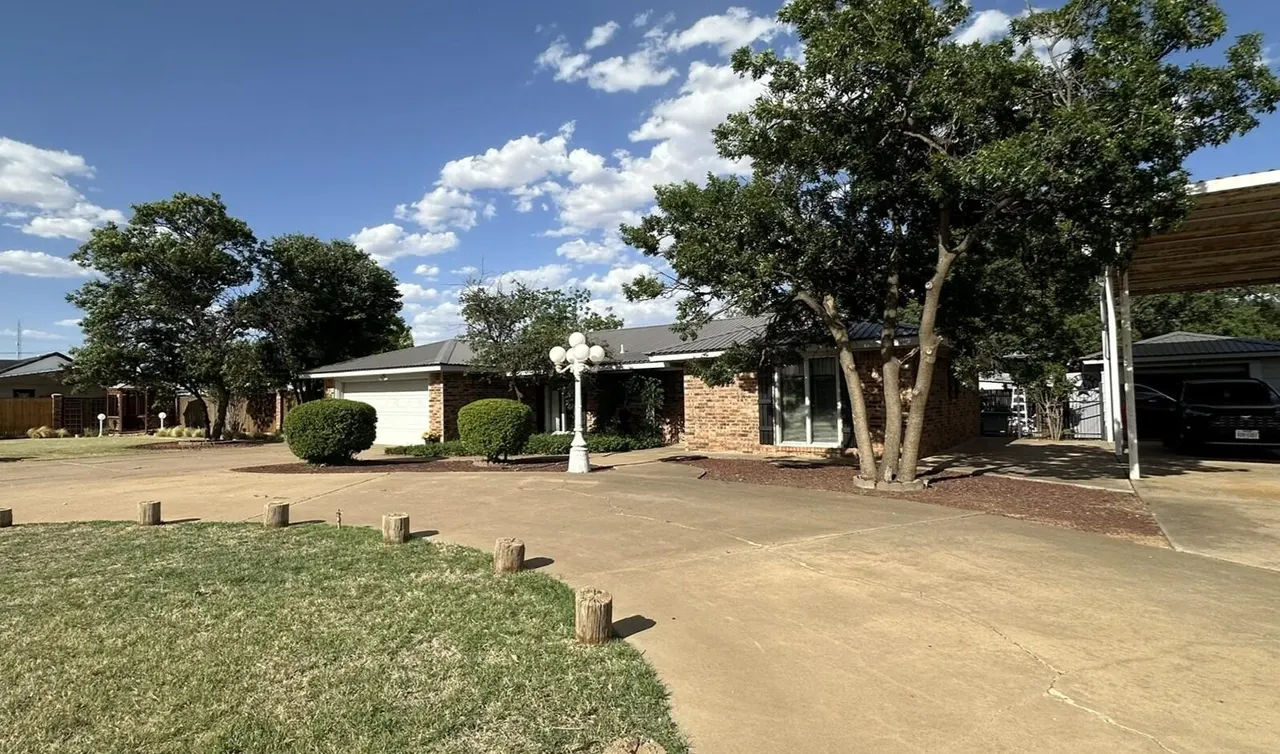 Photo 3 — 307 S Ayrshire Street, Crosbyton, TX 79322