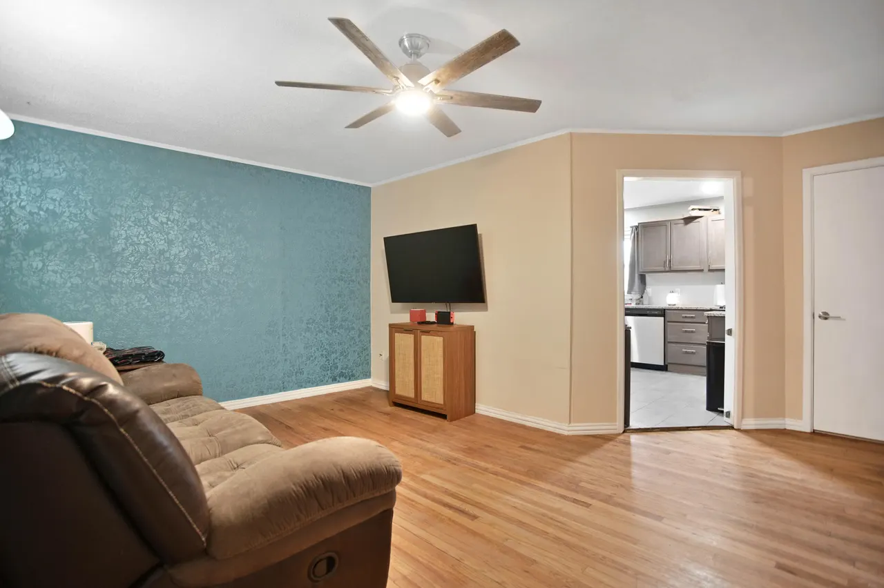 Photo 4 — 704 4th Street, Smyer, TX 79367