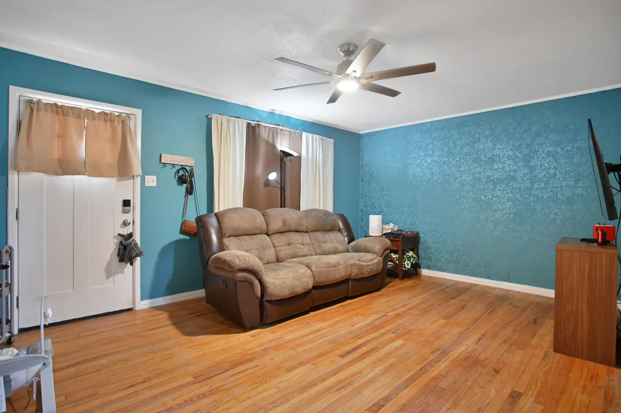 Photo 6 — 704 4th Street, Smyer, TX 79367