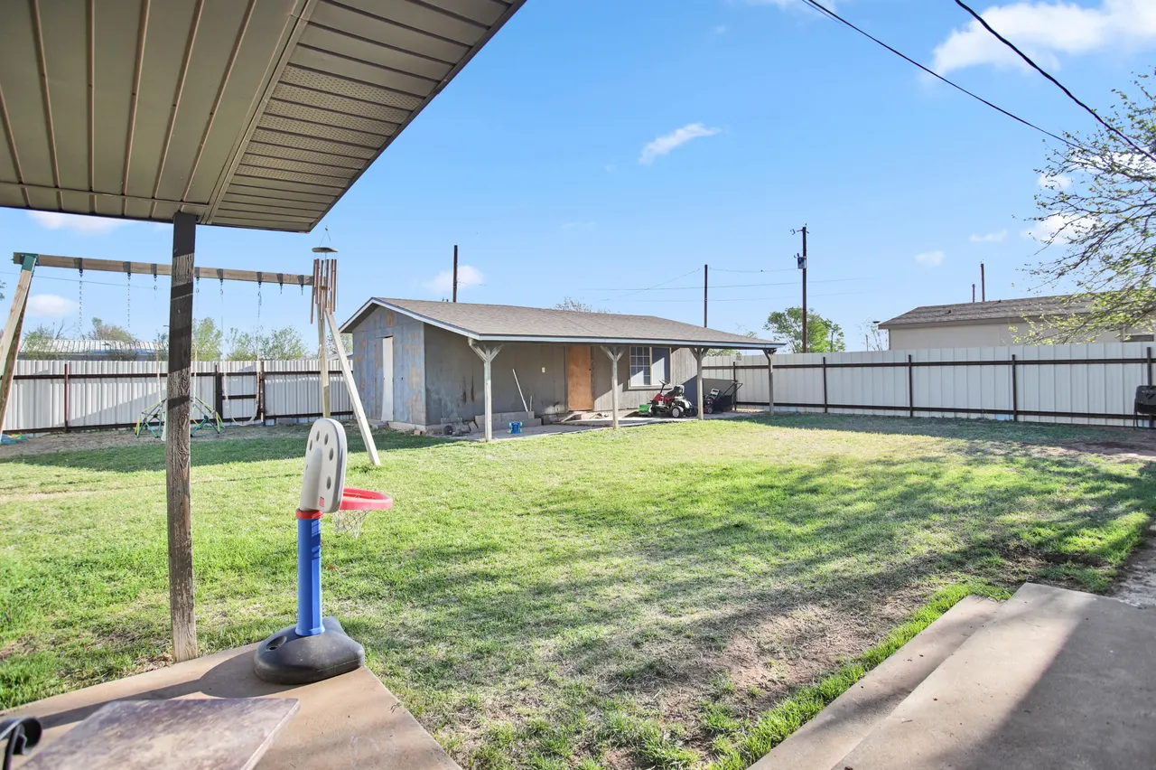 Photo 32 — 704 4th Street, Smyer, TX 79367