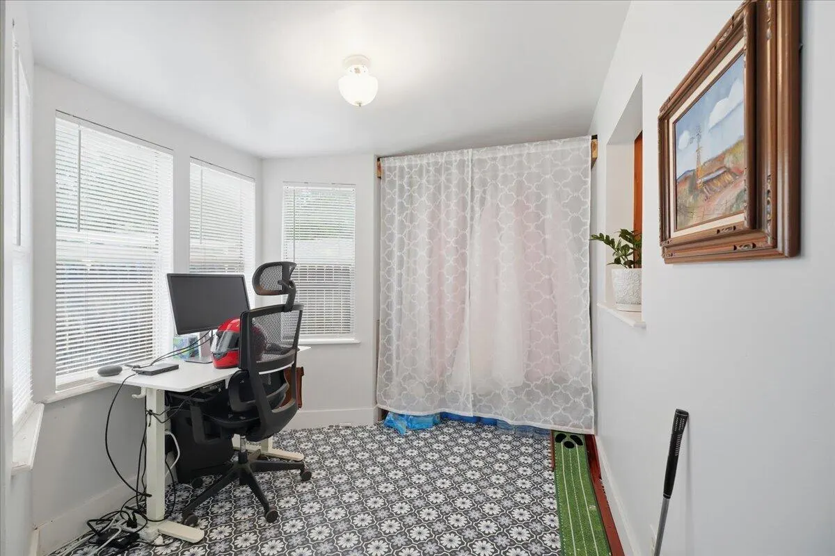 Photo 13 — 2408 Avenue T, Lubbock, TX 79411