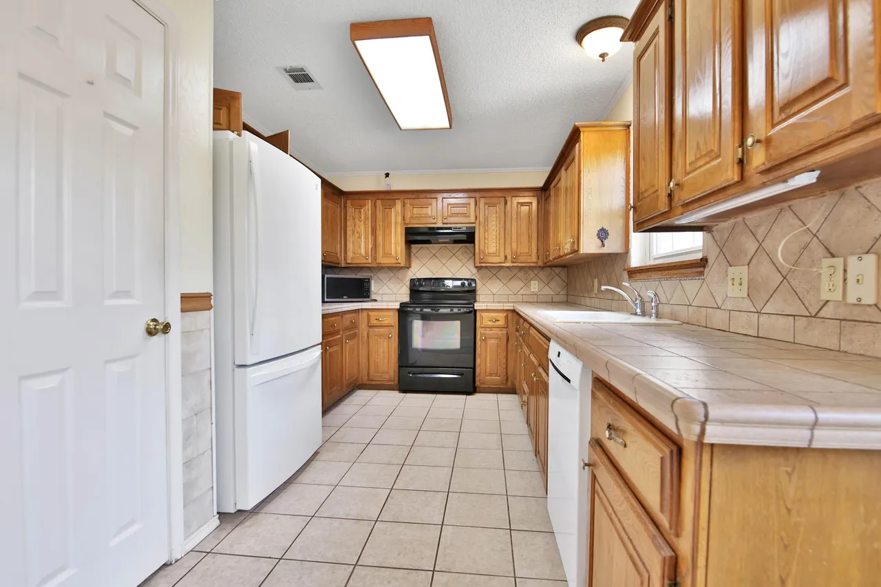 Photo 7 — 1008 Hyden Avenue, Lubbock, TX 79416