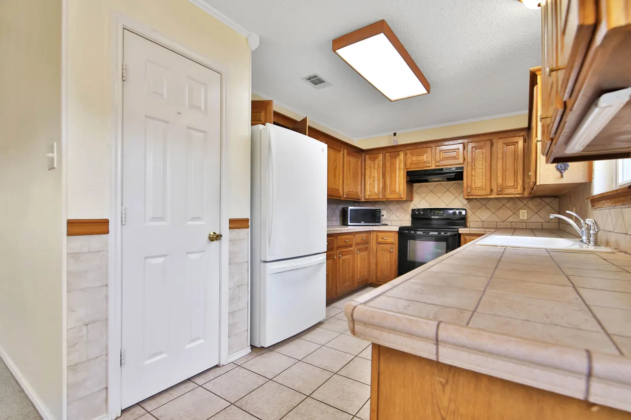 Photo 9 — 1008 Hyden Avenue, Lubbock, TX 79416