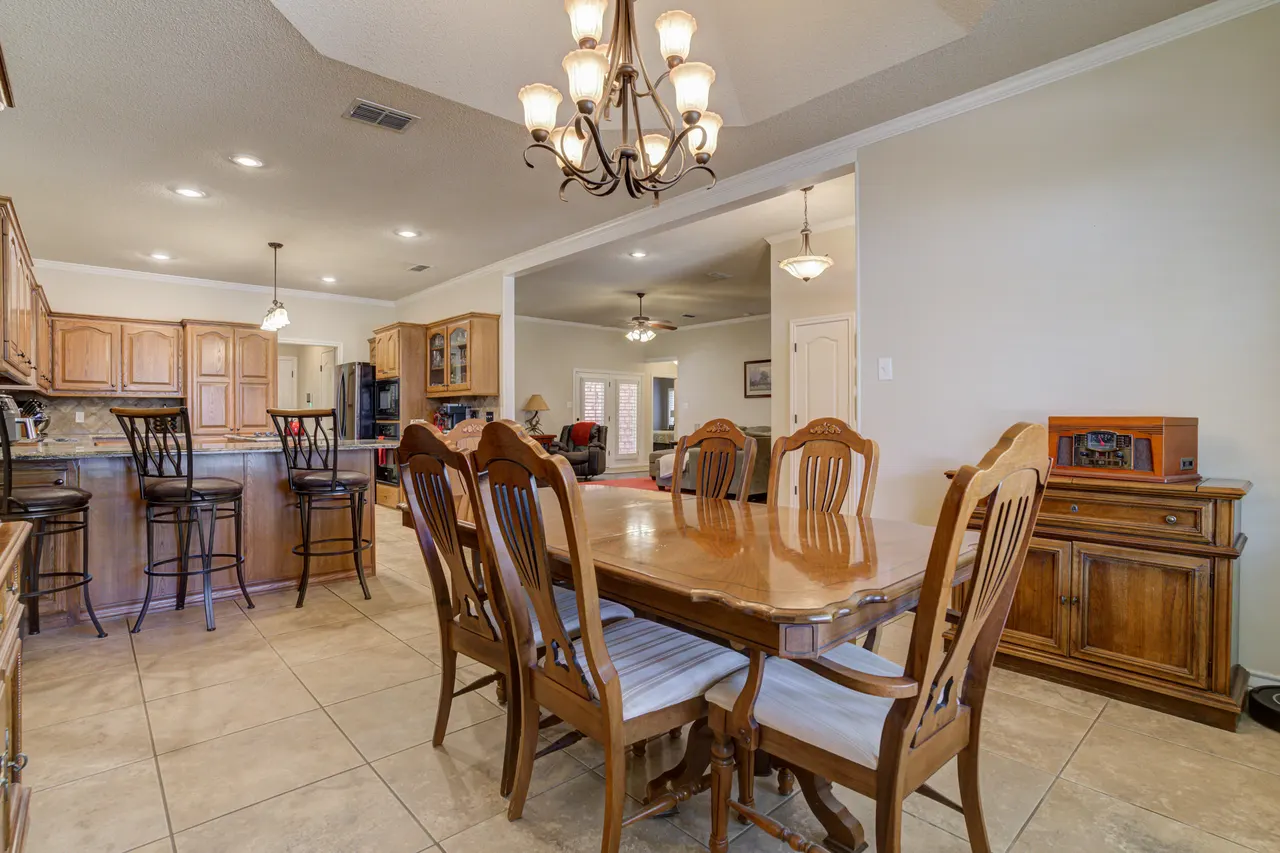 Photo 5 — 6105 76th Street, Lubbock, TX 79424