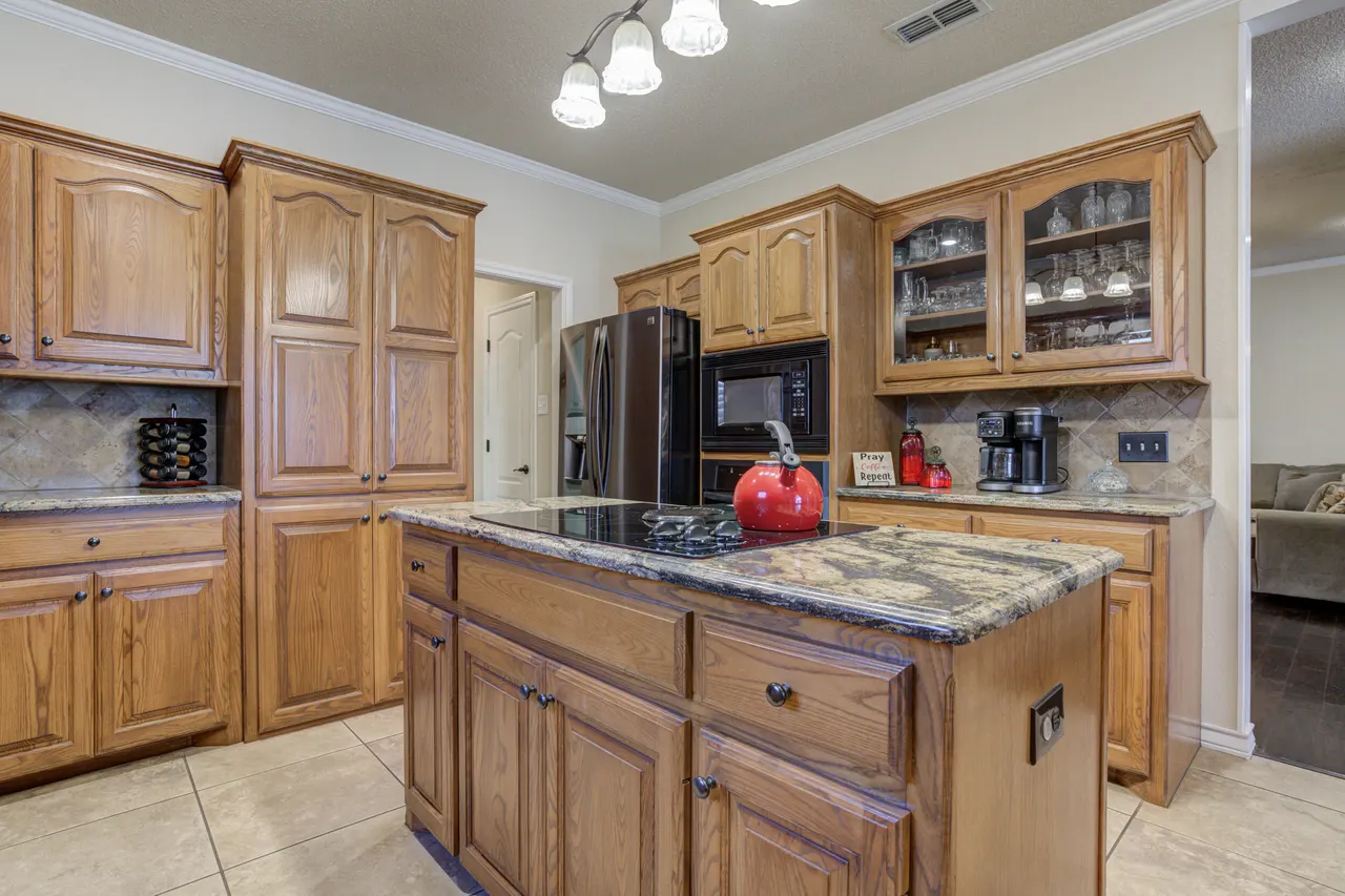 Photo 7 — 6105 76th Street, Lubbock, TX 79424