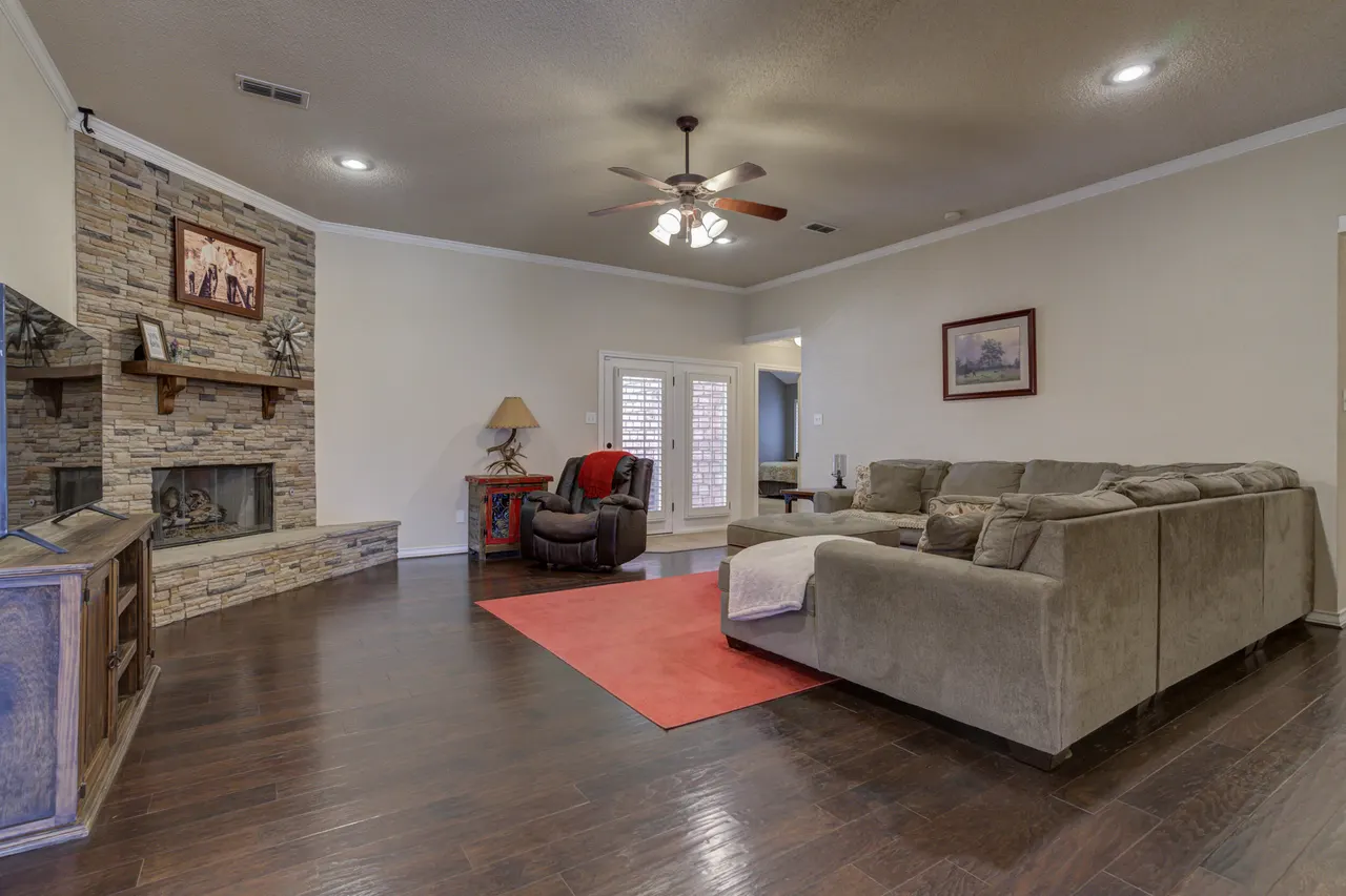 Photo 10 — 6105 76th Street, Lubbock, TX 79424