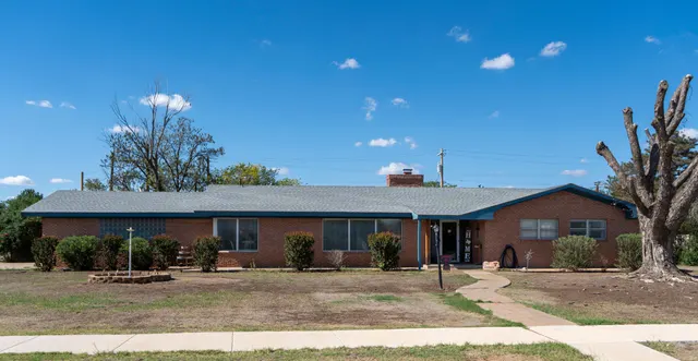 Front exterior — 820 W Missouri Street, Floydada, TX 79235