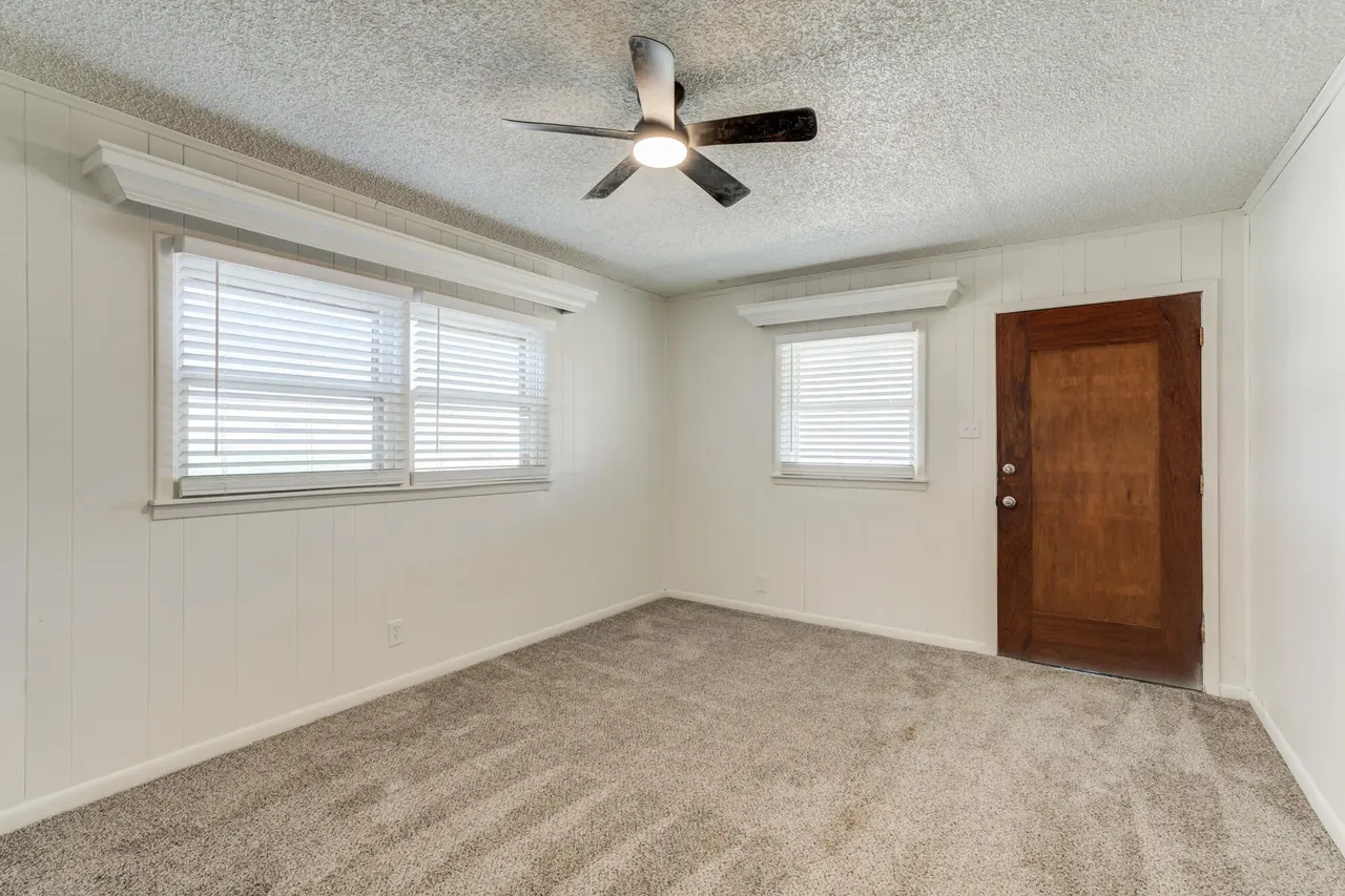 Photo 16 — 704 11th Street, Shallowater, TX 79363