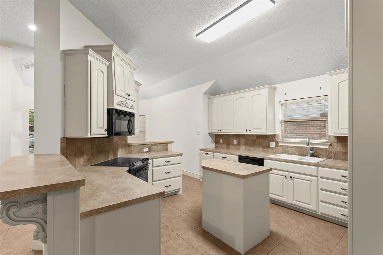 Photo 8 — 3015 109th Street, Lubbock, TX 79423