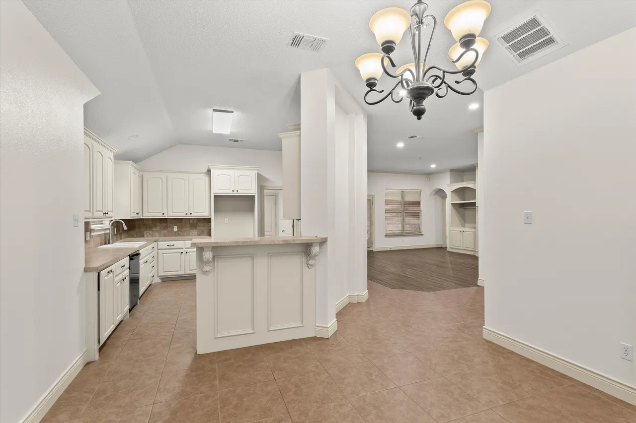 Photo 11 — 3015 109th Street, Lubbock, TX 79423