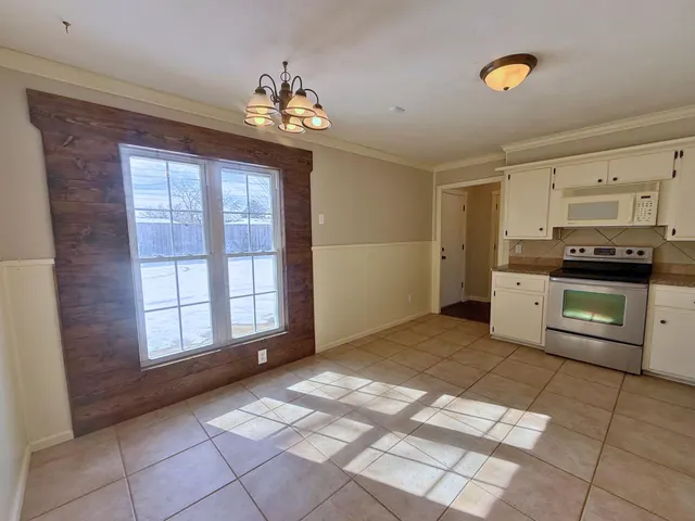 Photo 3 — 4823 10th Street, Lubbock, TX 79416