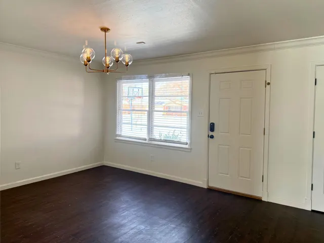 Photo 5 — 4823 10th Street, Lubbock, TX 79416