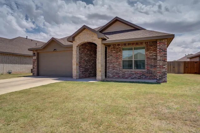 Photo 3 — 7603 60th Street, Lubbock, TX 79407