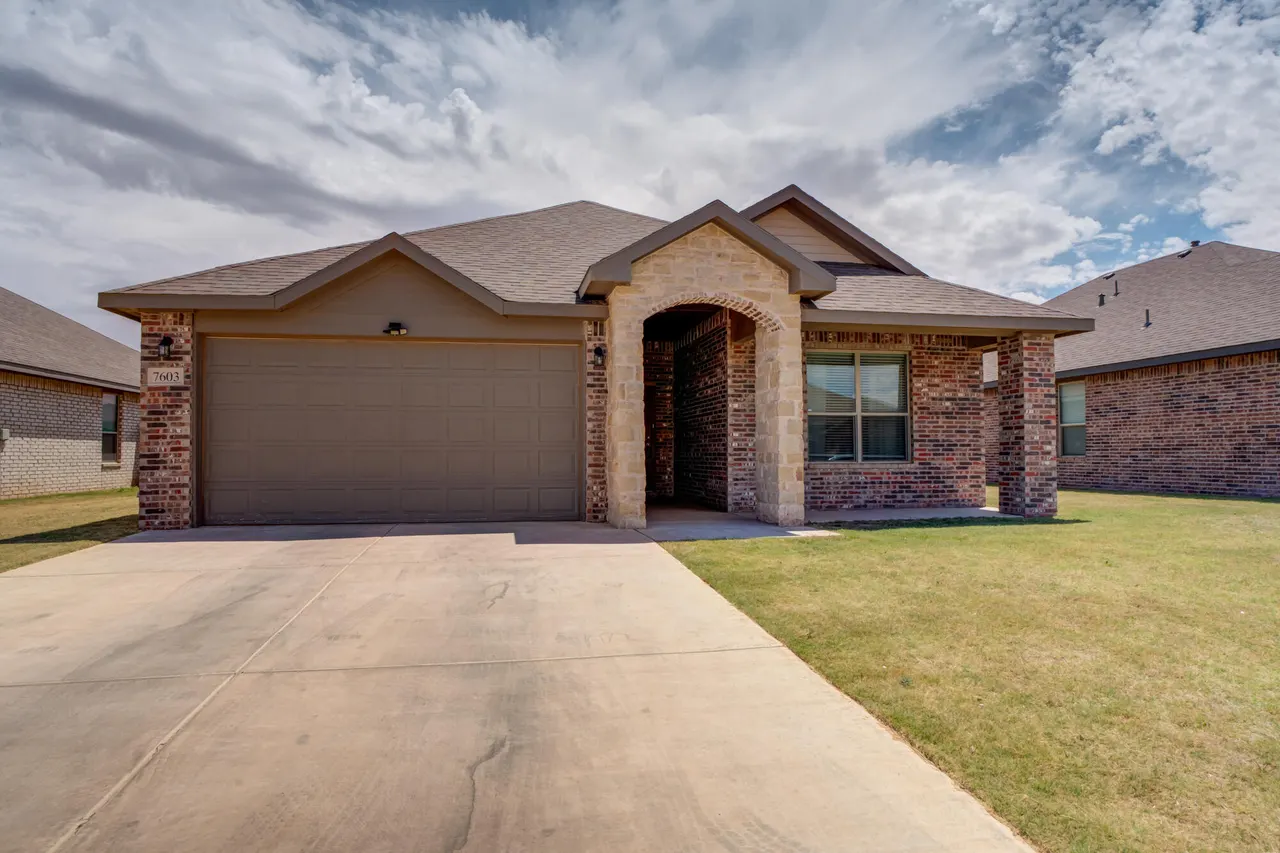 Photo 4 — 7603 60th Street, Lubbock, TX 79407